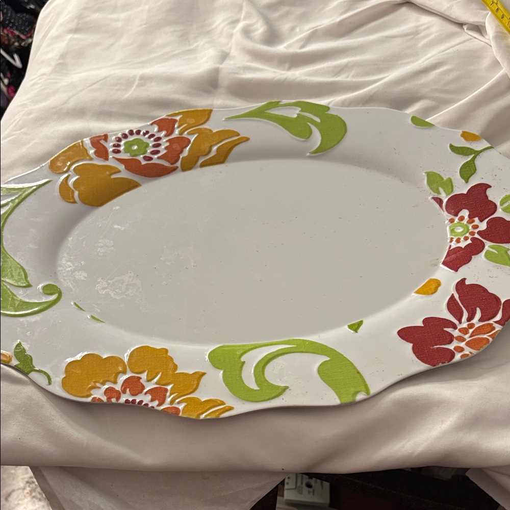 Better Homes And Gardens Elegant White Plastic Platter